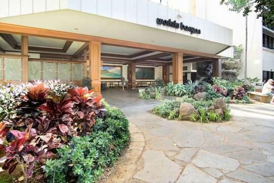 Beautifully Renovated 32Nd Floor Deluxe Ocean View Waikiki Condo Condo โฮโนลูลู ภายนอก รูปภาพ