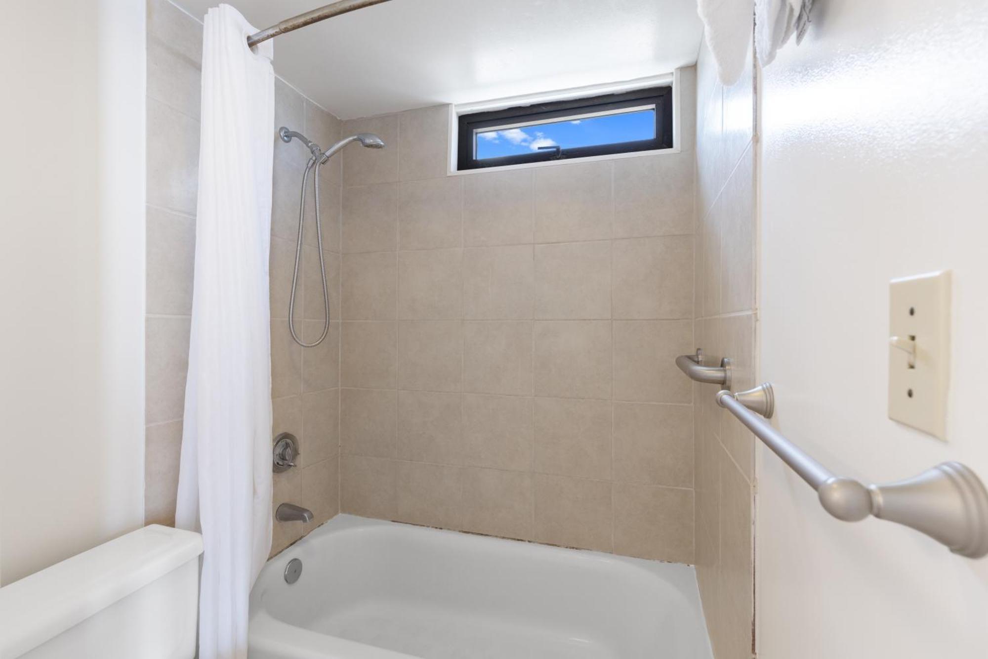 Beautifully Renovated 32Nd Floor Deluxe Ocean View Waikiki Condo Condo โฮโนลูลู ภายนอก รูปภาพ
