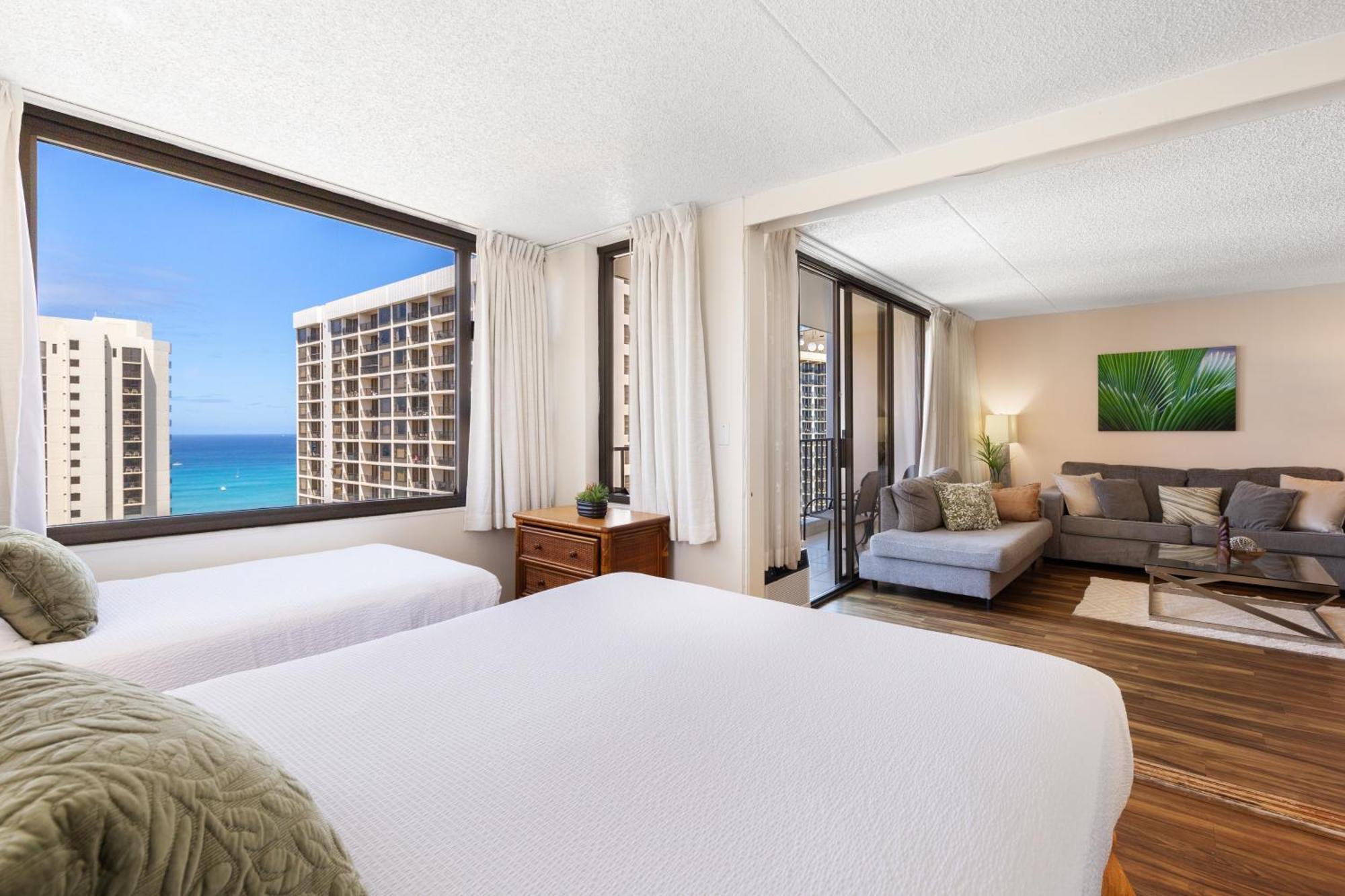 Beautifully Renovated 32Nd Floor Deluxe Ocean View Waikiki Condo Condo โฮโนลูลู ภายนอก รูปภาพ