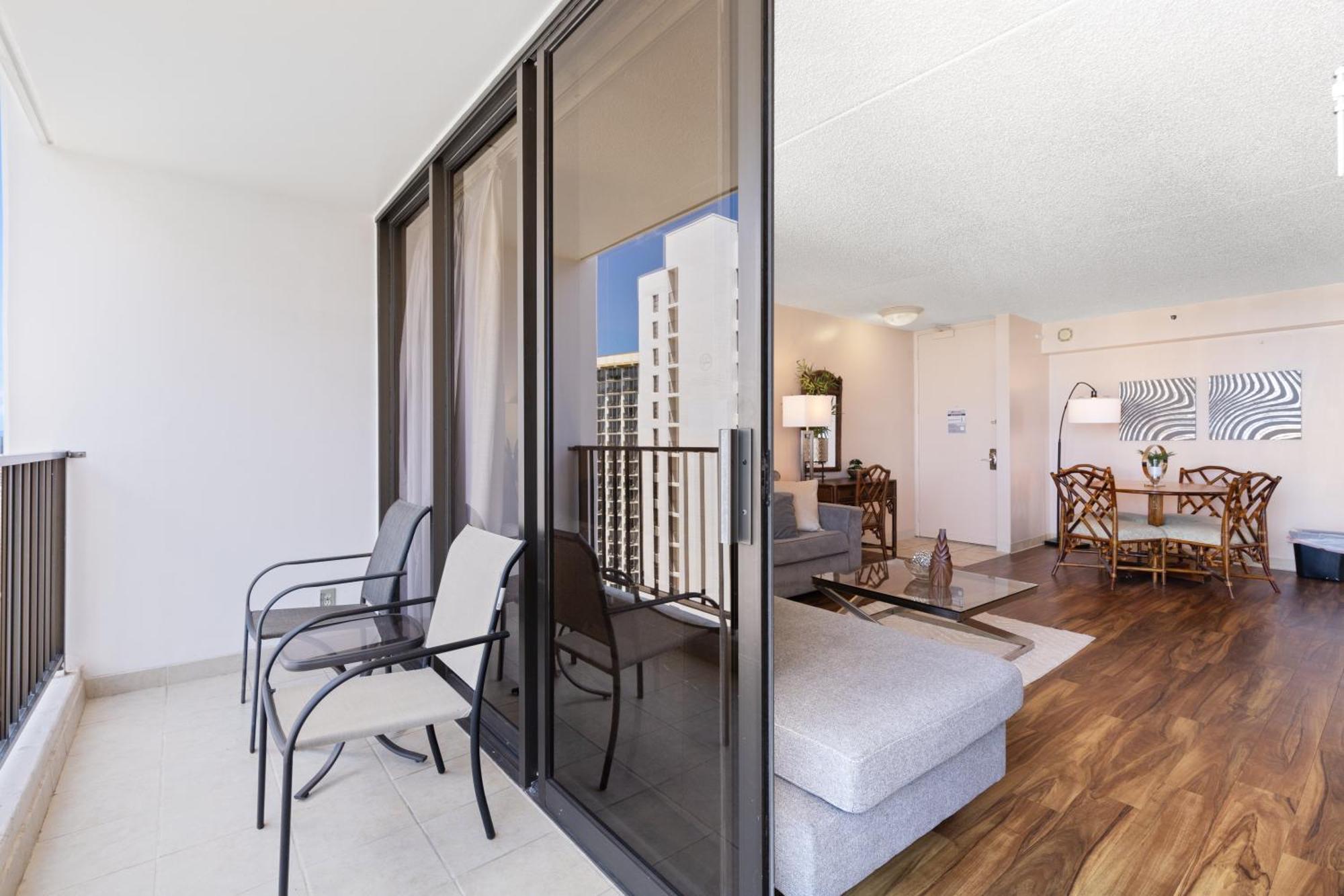 Beautifully Renovated 32Nd Floor Deluxe Ocean View Waikiki Condo Condo โฮโนลูลู ภายนอก รูปภาพ