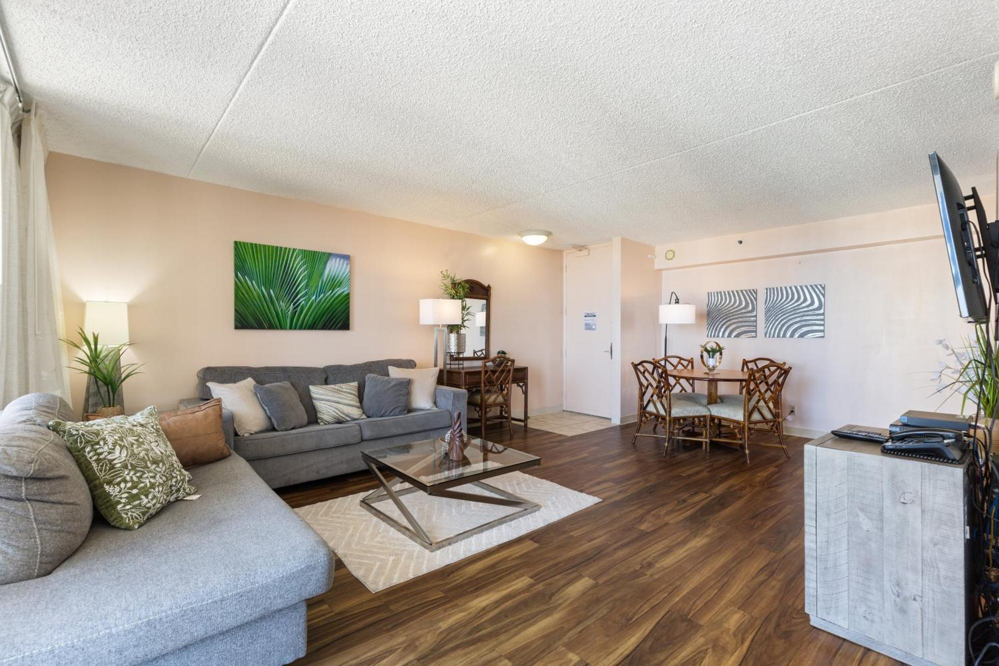 Beautifully Renovated 32Nd Floor Deluxe Ocean View Waikiki Condo Condo โฮโนลูลู ภายนอก รูปภาพ