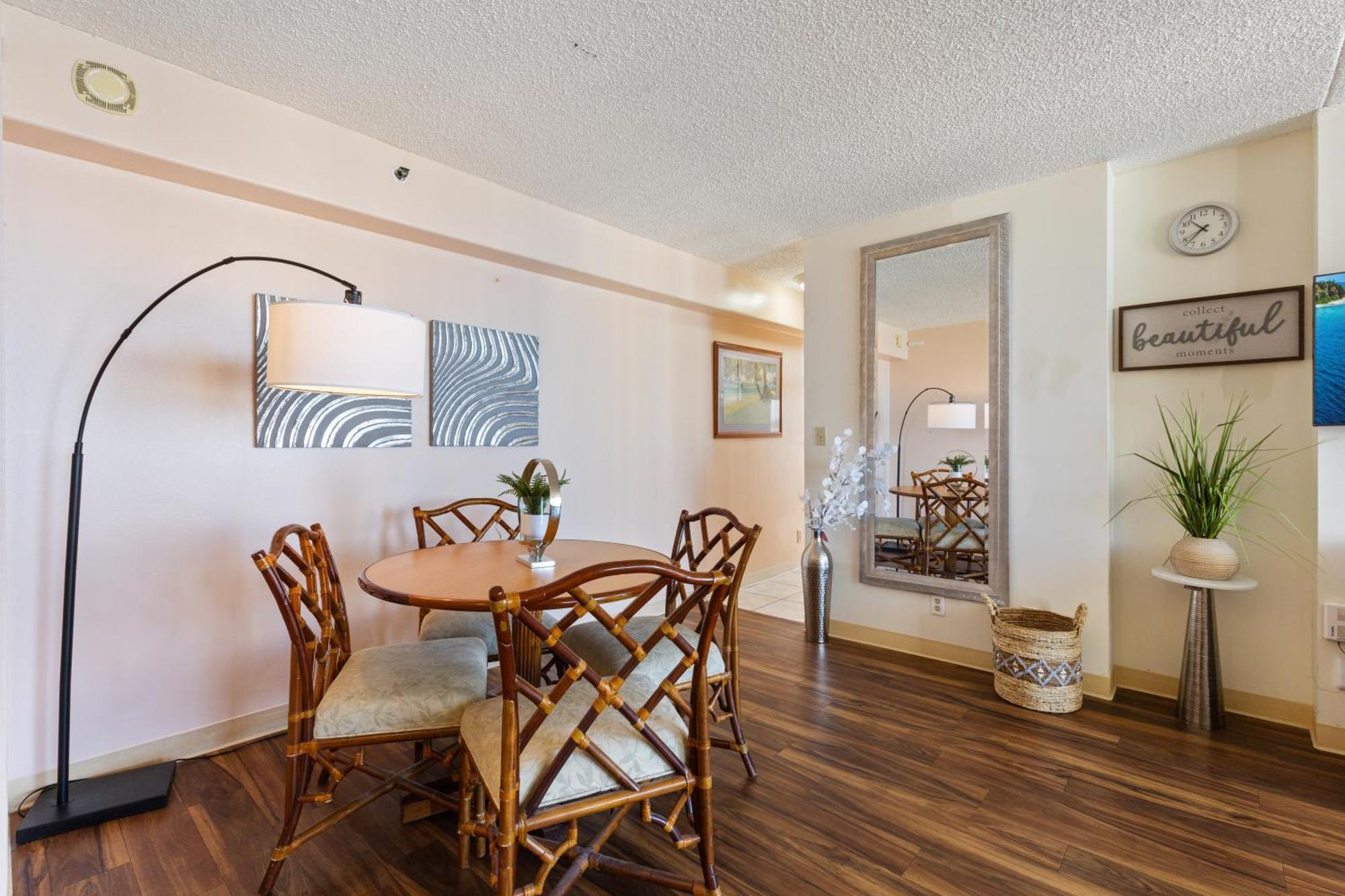 Beautifully Renovated 32Nd Floor Deluxe Ocean View Waikiki Condo Condo โฮโนลูลู ภายนอก รูปภาพ