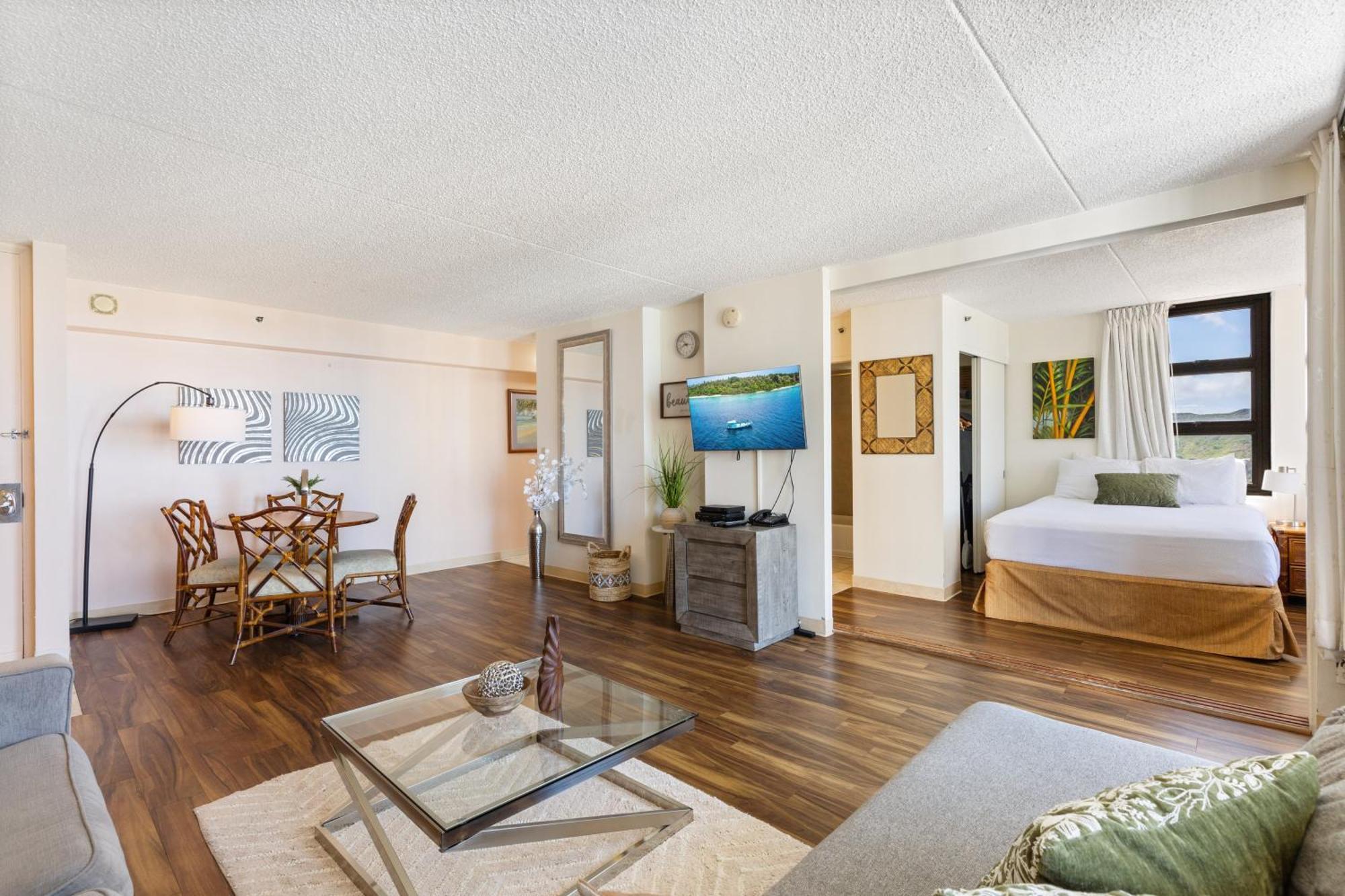 Beautifully Renovated 32Nd Floor Deluxe Ocean View Waikiki Condo Condo โฮโนลูลู ภายนอก รูปภาพ