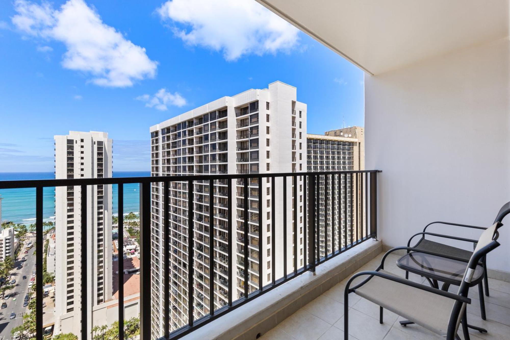 Beautifully Renovated 32Nd Floor Deluxe Ocean View Waikiki Condo Condo โฮโนลูลู ภายนอก รูปภาพ